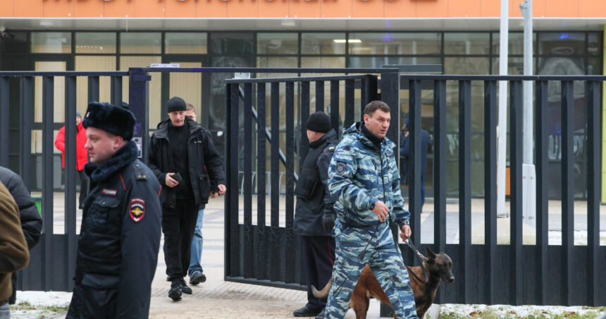 foto un copil a fost ucis intr un atac la o scoala din regiunea moscova atacatorul un adolescent de 15 ani si a recunoscut vina 6941984e4d7c3