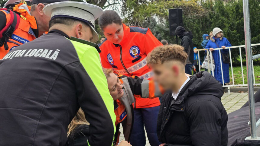 foto un nou incident in timpul paradei de 1 decembrie de la constanta unui adolescent i s a facut rau 692d74ac7fa95