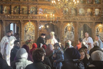 foto video 100 de ani de la sosirea aromanilor in romania a fost inaugurat monumentul comemorativ din palazu mare 693d388ca6031