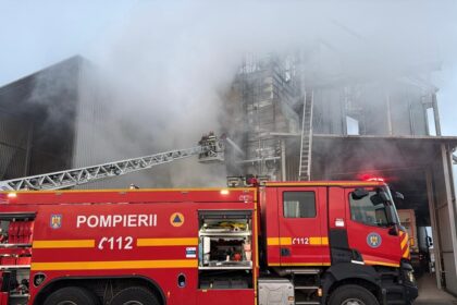 foto video alerta la enisala incendiu la un uscator de cereale iata ce s a intamplat 692fd8898d279