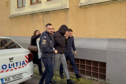 galerie fotovideo el este politistul din cernavoda care a snopit in bataie un barbat si l a lasat sa plece noaptea plin de sange 693a8f31cc07d