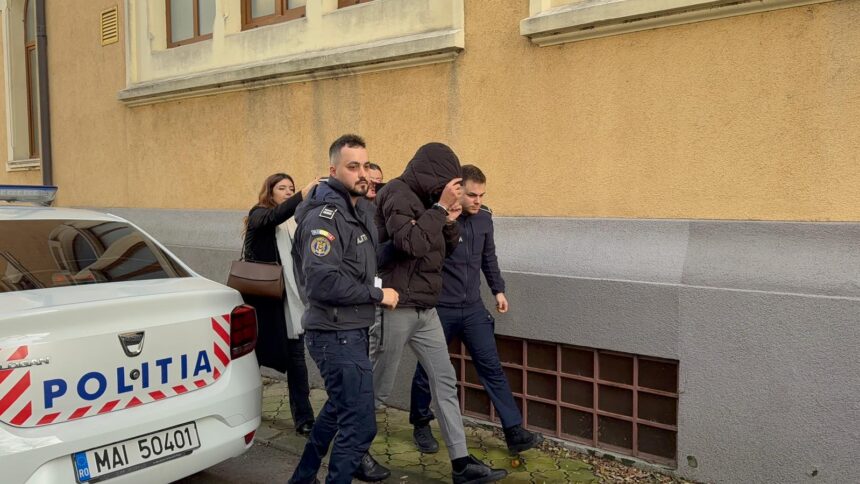 galerie fotovideo el este politistul din cernavoda care a snopit in bataie un barbat si l a lasat sa plece noaptea plin de sange 693a8f31cc07d