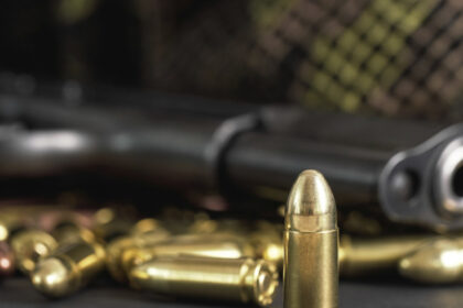 germania hotii au furat 20 000 de cartuse militare dintr un camion nepazit in timp ce soferul dormea la hotel 692ecb641668c