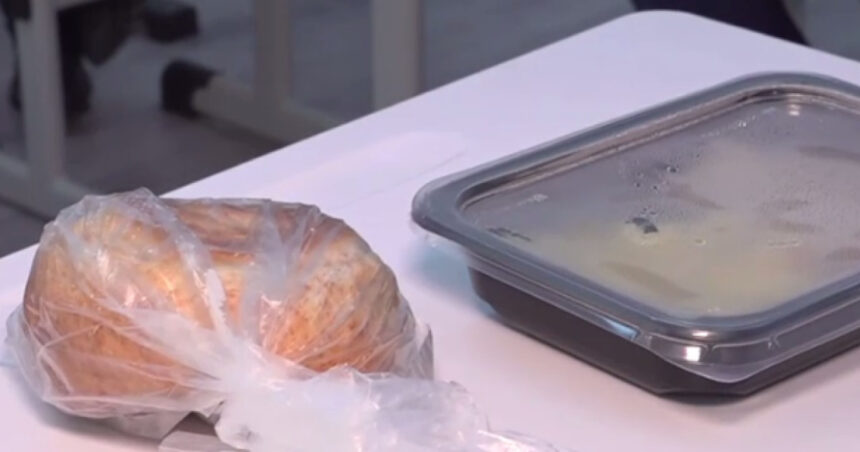 guvernul vrea sa aloce 15 lei in plus la masa zilnica a elevilor e ceva de ras nici macar un ziar nu iei de banii astia 69438b79b1b51