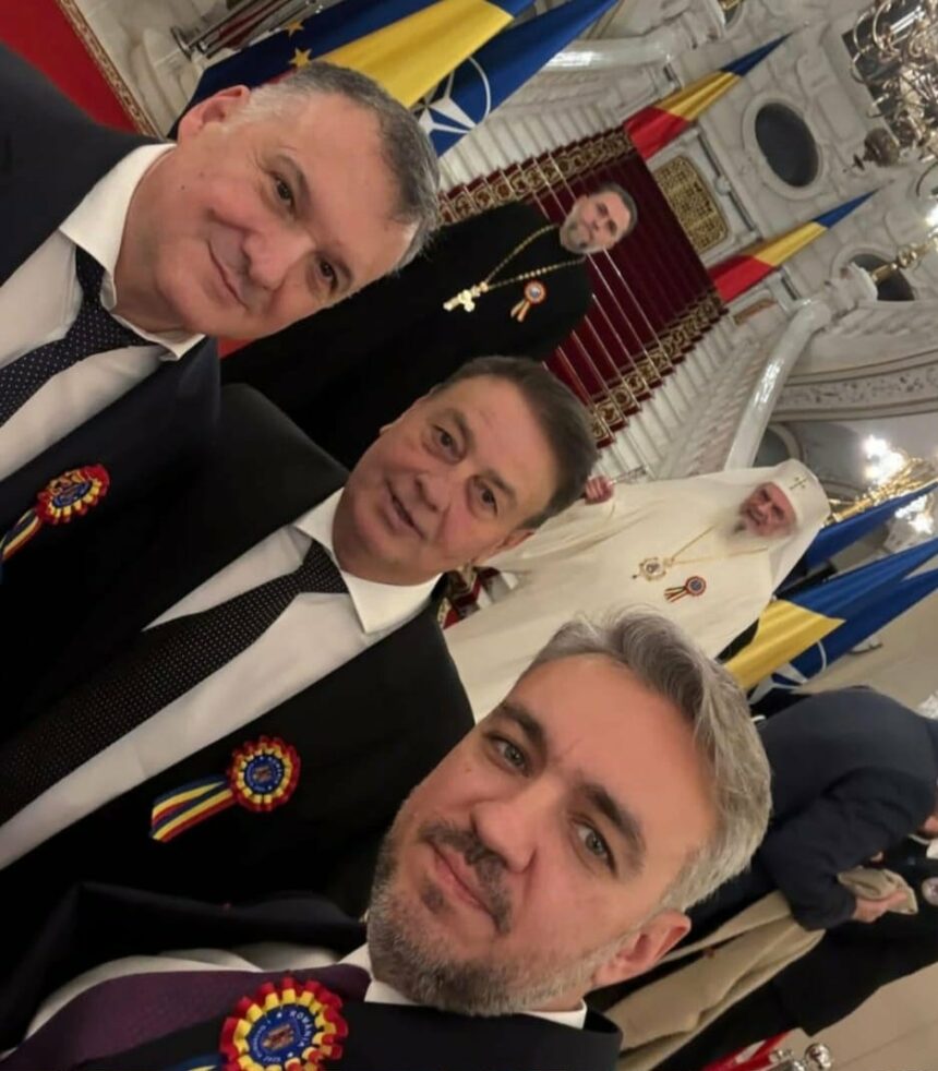 imaginea momentului surprinsa la receptia de la cotroceni mitroi si hutuca unul langa altul 692e0ba8d6485