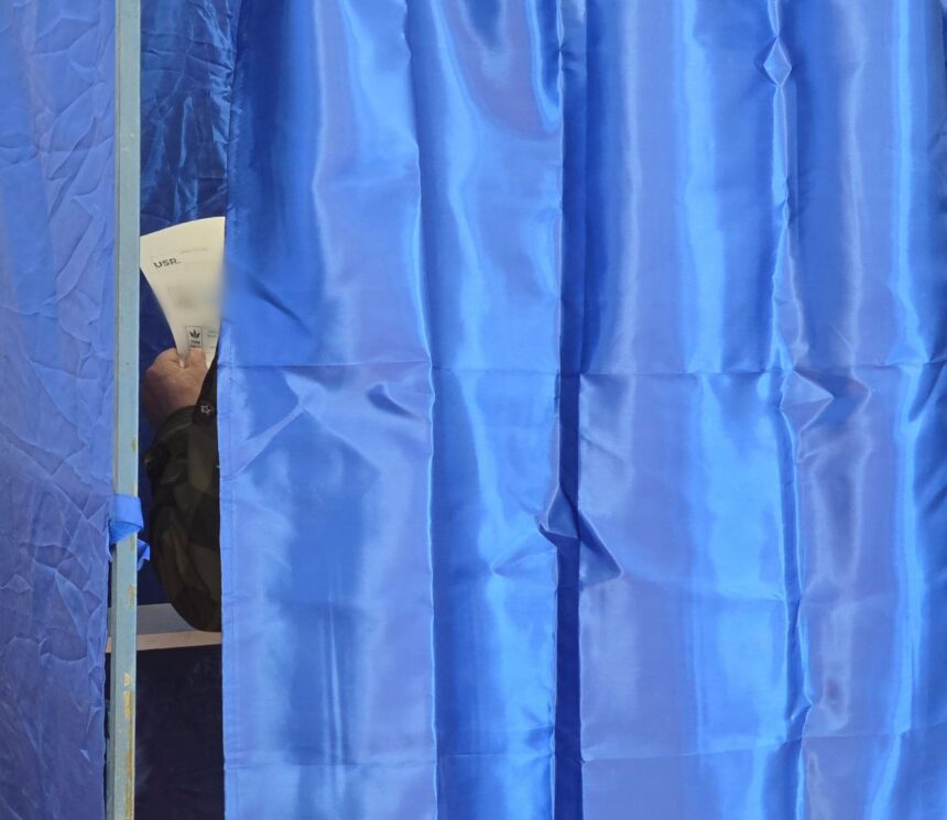 incident la sectia de votare 479 din lumina un alegator si a fotografiat votul 69353396965ff