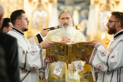 ips teodosie prezent la biserica sfantul gheorghe din palazu mare la inaugurarea monumentului comemorativ cadrilater 100 6939aa1e0e05b