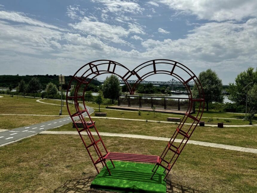 licitatie de peste 1 milion de lei bazinul semiolimpic din orasul cernavoda va functiona pe energie solara 6938acecb63d2