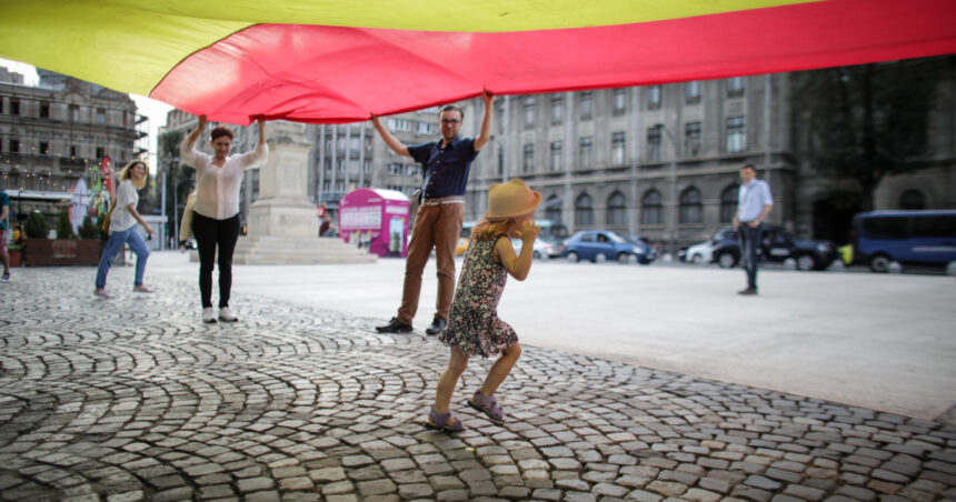 marea majoritate a romanilor 882 declara ca iubesc romania si sunt mandri de tara lor sondaj inscop 692d61442843b