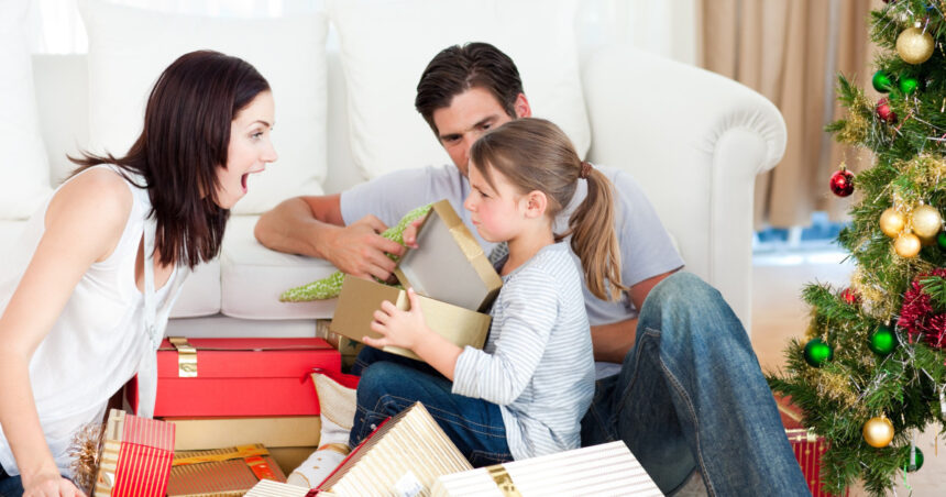 masa traditionala de sarbatori bradul si cateva cadouri cat costa un craciun romanesc fara extravagante 694ae7d6ba425