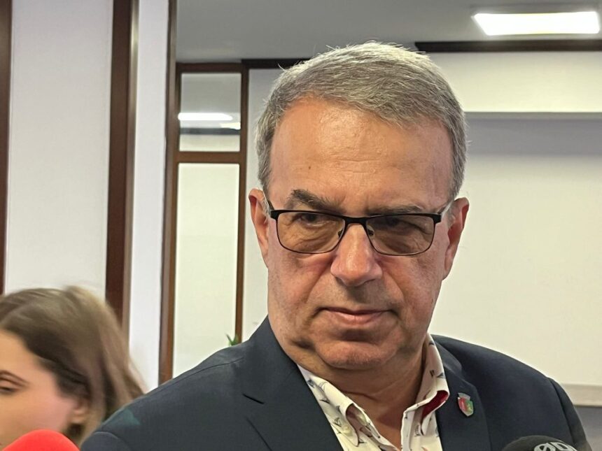 motivul pentru care vergil chitac nu a fost prezent la sedinta in care s a discutat despre compensarea taxei de 200 de lei 6930290c83768