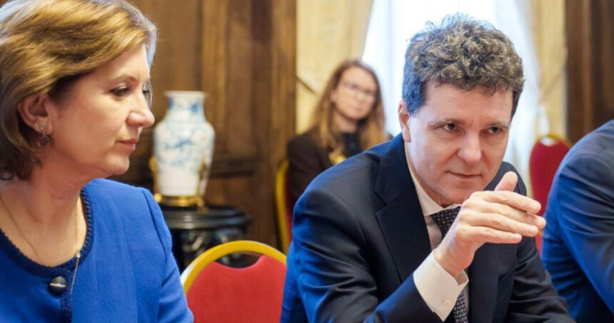 nicusor dan s a intalnit cu oameni de afaceri romani din uk e nevoie de o deschidere mai mare din partea statului roman 6942d37fd36ae