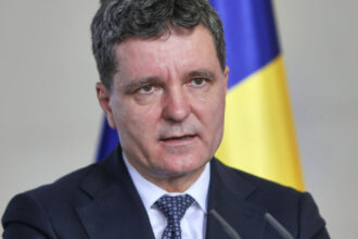 nicusor dan va face o vizita in franta emmanuel macron il va primi la palatul elysee 693569e275f15