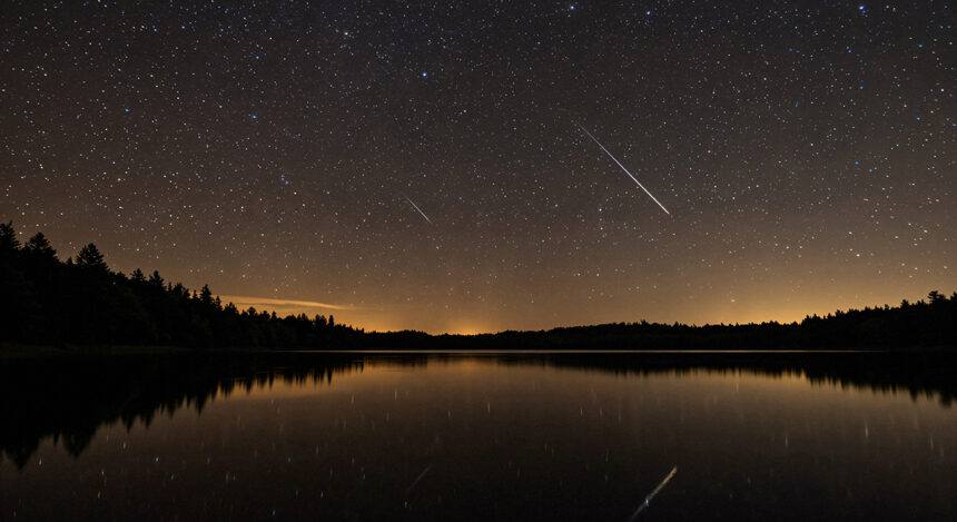 ochii spre cer ultimul spectacol astronomic din 2025 geminidele aduc 120 de meteori pe ora lenti si foarte luminosi 693d8d014d383