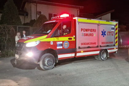panica intr un bloc de pe bulevardul alexandru lapusneanu din constanta dupa ce locatarii au simtit miros de gaze pe casa scarii intervin pompierii 694ae2ab97fcd