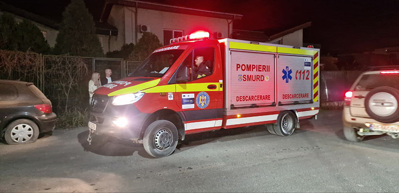 panica intr un bloc de pe bulevardul alexandru lapusneanu din constanta dupa ce locatarii au simtit miros de gaze pe casa scarii intervin pompierii 694ae2ab97fcd