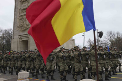 parada militara de 1 decembrie de la ora 11 00 defileaza 2 900 de militari tehnica militara de infanterie si 45 de aeronave 692d2218a5cb0