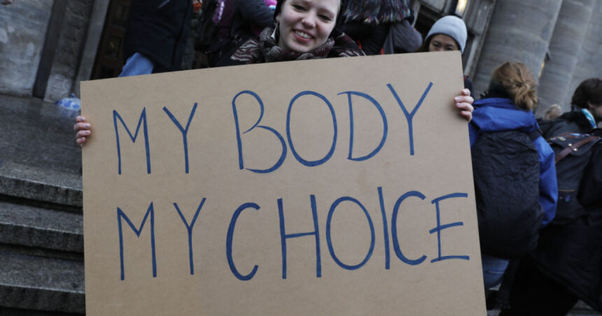 parlamentul european a votat dreptul la avort garantat in toate tarile membre ce se intampla mai departe si cum au votat alesii romani 6942d80d8d369