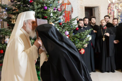 patriarhul daniel vestirea nasterii domnului nu se face doar prin cuvant ci si prin imagine 694d1dfb62bb0