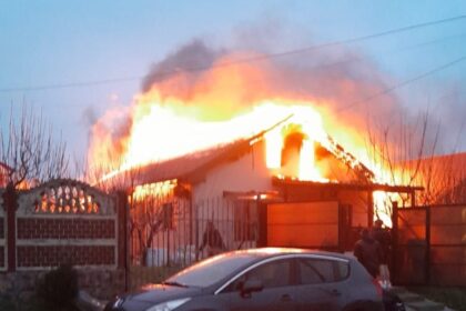 pompierii in alerta arde o casa din comuna chirnogeni 693faa69d6154