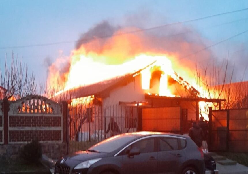 pompierii in alerta arde o casa din comuna chirnogeni 693faa69d6154