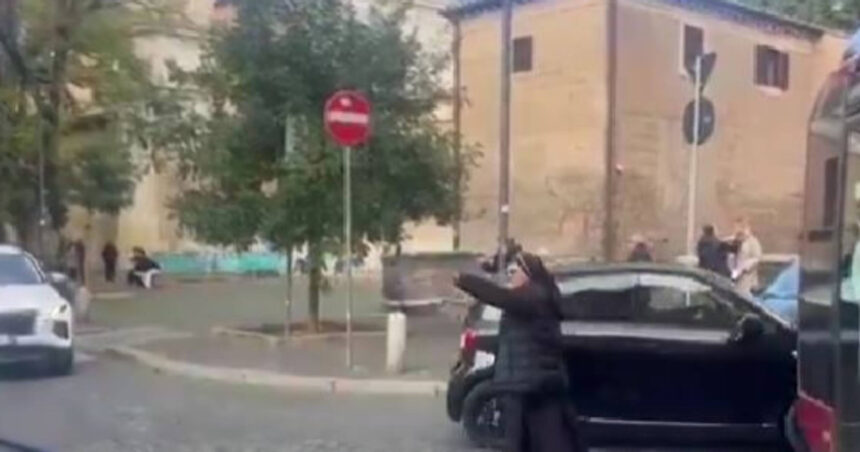 povestea fotbalistei romance devenita calugarita care a dirijat traficul la roma important era ca lumea sa ma asculte 692e889710824