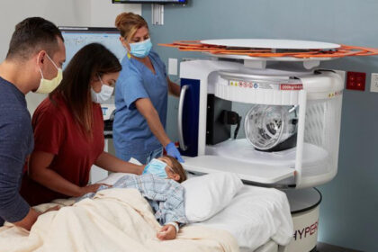 premiera in romania primul rmn mobil functioneaza la iasi investigatii imagistice direct in sala de operatie si in terapie intensiva 69330cf4a4ec6