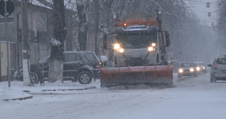 primaria capitalei bucurestiul e pregatit pentru primele ninsori 512 utilaje si aproape 2 500 de oameni asigura deszapezirea 694976b3ab829
