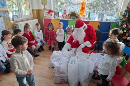 primaria mihail kogalniceanu ofera zilele urmatoare daruri tuturor copiilor din satele comunei 6930769e39abe