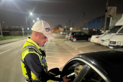 razii de amploare ale politistilor constanteni soferi din harsova nicolae bacescu si sacele prinsi beti la volan un minor prins conducand un autoturism in fantanele 6935613773974