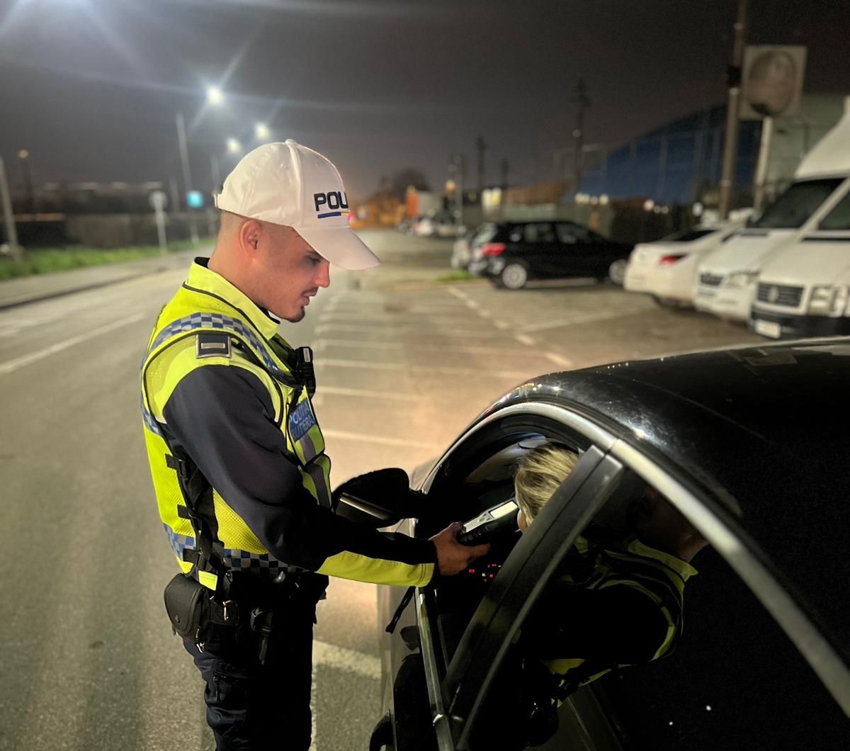 razii de amploare ale politistilor constanteni soferi din harsova nicolae bacescu si sacele prinsi beti la volan un minor prins conducand un autoturism in fantanele 6935613773974