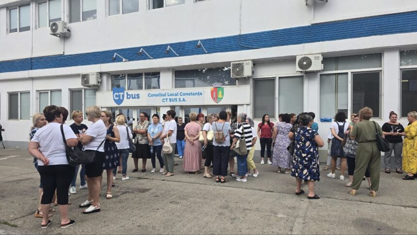 reduceri de personal la ct bus sa in noua organigrama apar mai putini conducatori auto si controlori iar unele servicii dispar 693327c9db66a