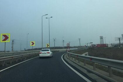 se circula pe carosabil partial umed pe autostrazile a1 a2 si a3 694f950e88698