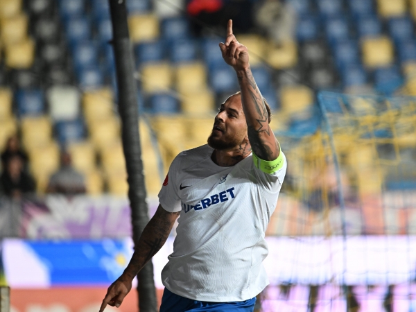 se intoarce denis alibec acasa atacantul anunta ca farul este o optiune 694a81a82a0f6