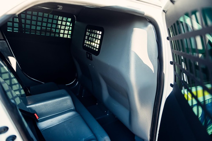 sofer din harsova arestat o luna pentru toate belelele a condus beat cu permisul suspendat o masina cu numere false 69380b5c827ac