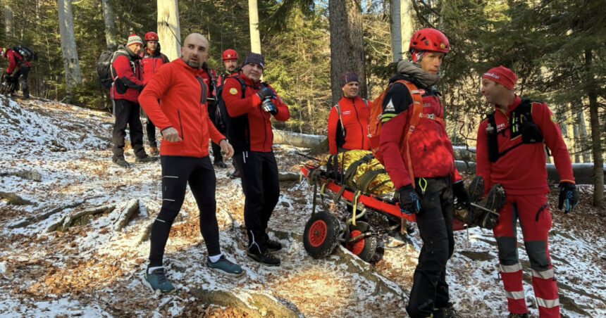 tragedii pe munte de craciun un turist a murit in piatra craiului iar doi tineri au fost raniti grav dupa un accident cu atv ul 695038627e777