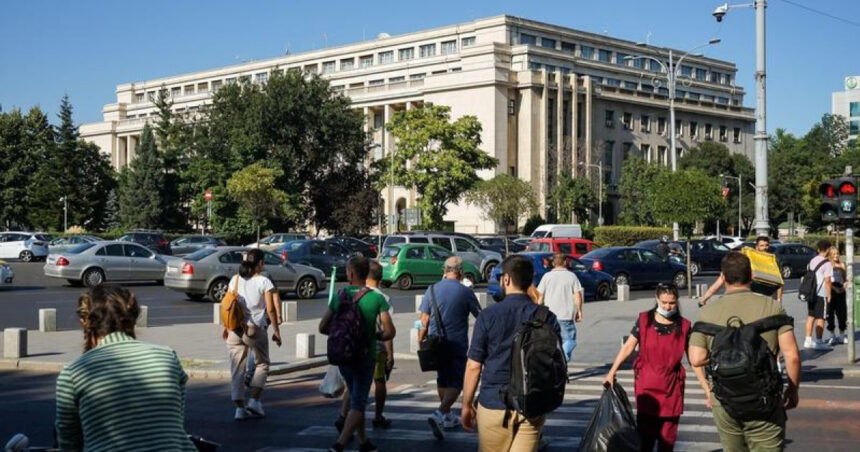 trei sferturi dintre romani cred ca tara merge intr o directie gresita increderea in politicieni la cote minime sondaj 69484be093492