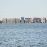 un dezvoltator imobiliar se pregateste sa construiasca mai multe blocuri cu 11 etaje pe malul lacului siutghiol 6938a9e63a49b