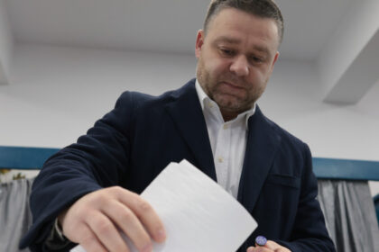 video alegeri bucuresti 2025 ciprian ciucu este foarte important ca fiecare sa vina si sa voteze 6935384e4a281