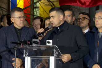 video alegeri bucuresti 2025 george simion democratia a fost calcata in picioare reactia liderului aur dupa inchiderea urnelor 6935ddf7b986e