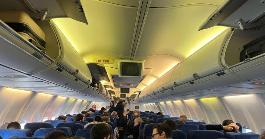 video alerta de securitate pe aeroportul din strasbourg mai multi europarlamentari romani blocati la bordul avionului tarom 693feb5660691