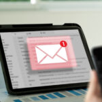 video atentie la mesajele primite de sarbatori pot fi tentative de frauda avertismentul unui expert in securitate cibernetica 693d4f5ec8a9d