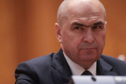video bolojan catre semnatarii motiunii criticati guvernul oricat dar mi se pare cu adevarat periculos cum va raportati la apararea tarii 694015a9ba48f