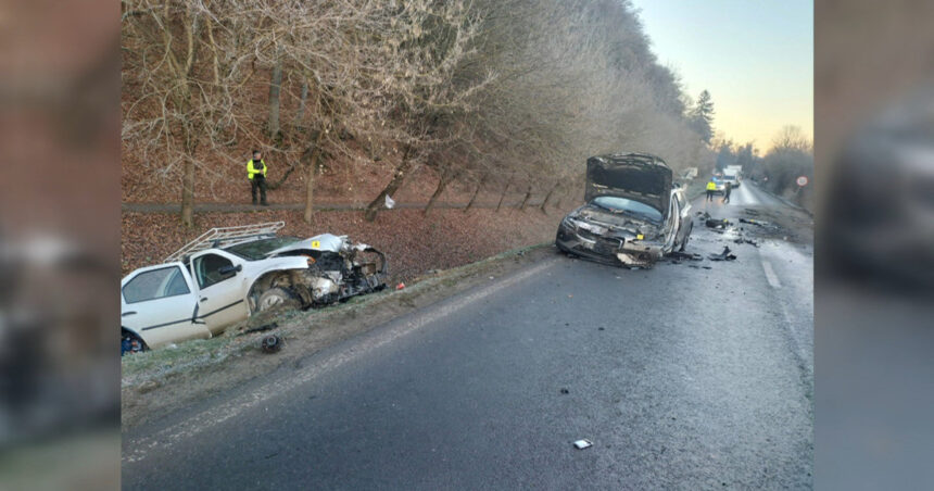 video carambol cu doua masini si un camion in harghita cinci persoane ranite intre care si un copil circulatia este blocata 6941162de3c56