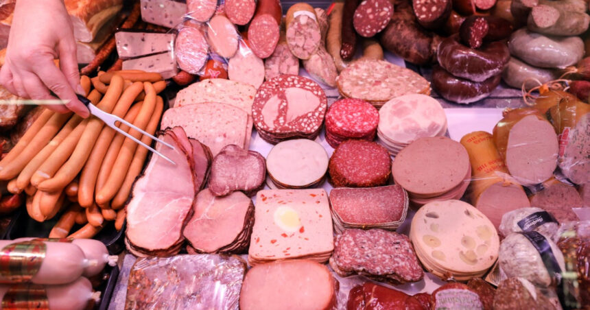 video consiliul concurentei analizeaza problemele pe care fermierii romani le au in comercializarea carnii de porc 69494599c572f