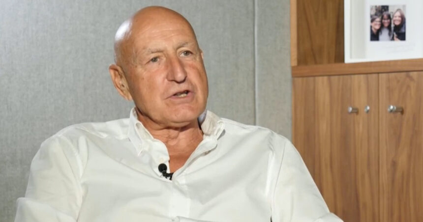 video cum isi comunica romania atuurile bogdan enoiu cu cat o tara e mai departata de noi cu atata imaginea noastra e mai buna 6932b8e50b0da