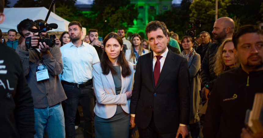 video exclusiv mirabela gradinaru povesteste cum l a cunoscut pe nicusor dan si ce a atras o la el mi s a parut fascinant 695046752e386