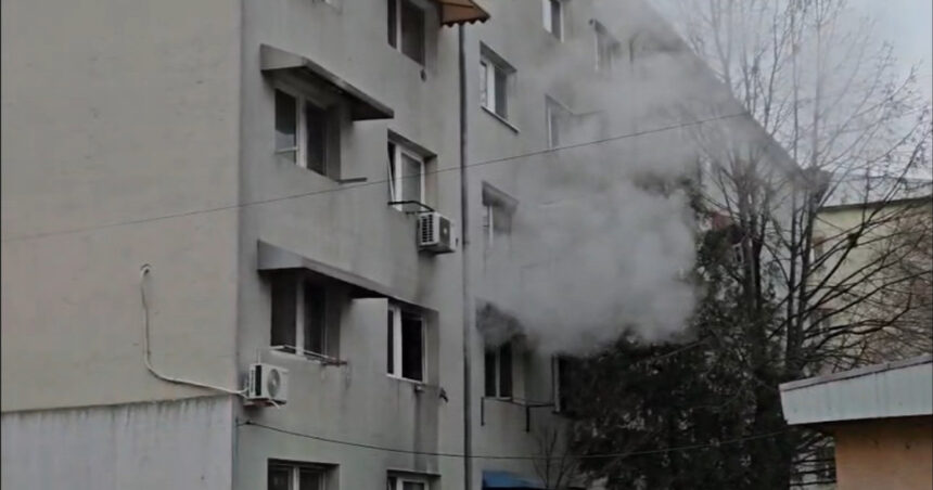 video explozie puternica urmata de incendiu intr un bloc din focsani o femeie este in stare grava cu arsuri pe 70 din corp 69491b53cd326