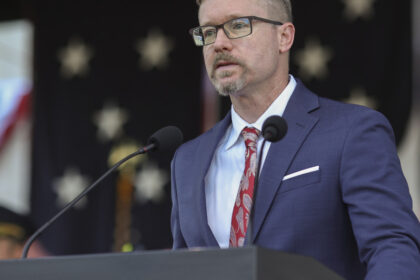 video mesajul reprezentantilor sua in romania de craciun privind inapoi la anul care a trecut avem multe sa sarbatorim 694bace438bfb