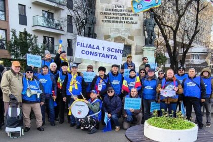 video mii de sindicalisti protesteaza in capitala rezervistii cer promulgarea legii 559 gradul militar este proprietatea noastra 6943fdd346e27